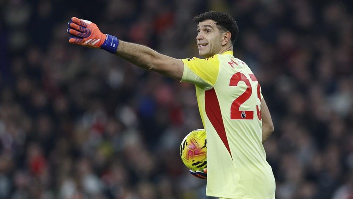 Juventus Dekati Emiliano Martinez